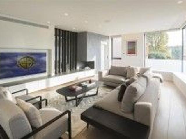 House for rent in Belsize Park, Greater London
