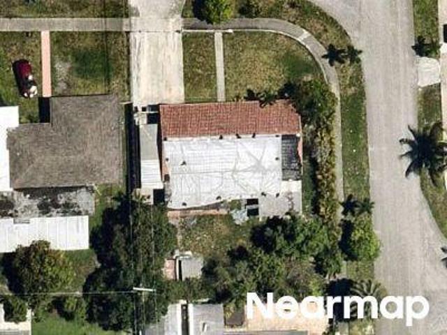 House for sale in Palm Springs, Hialeah