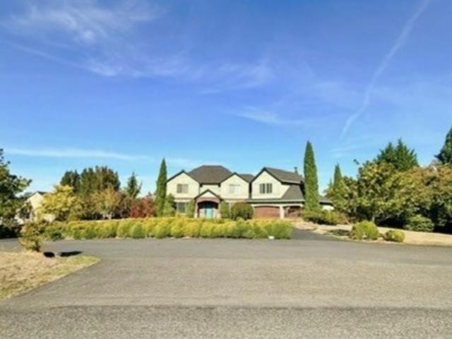 House for sale in Fairgrounds, Ridgefield