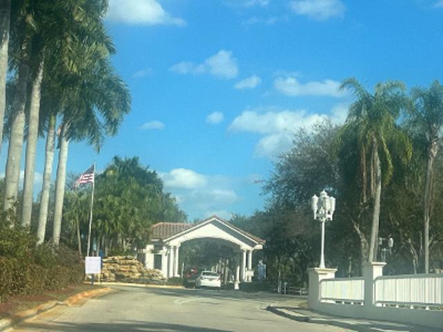 House for sale in Pembroke Pines, Florida