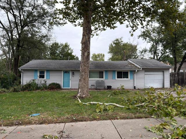 House for sale in Gladstone, Clay County