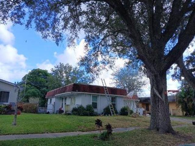House for sale in Pembroke Pines, Florida