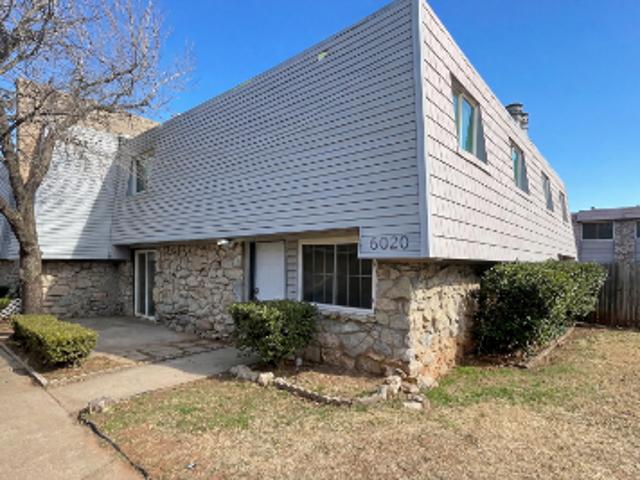Townhouse for sale in Oklahoma City, Oklahoma County