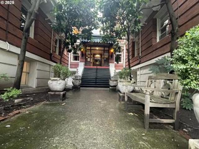 Condo for sale in Northwest District, Oregonia