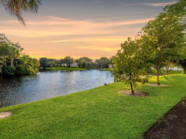 Condo for sale in Coconut Creek Condo for sale in Coconut Creek