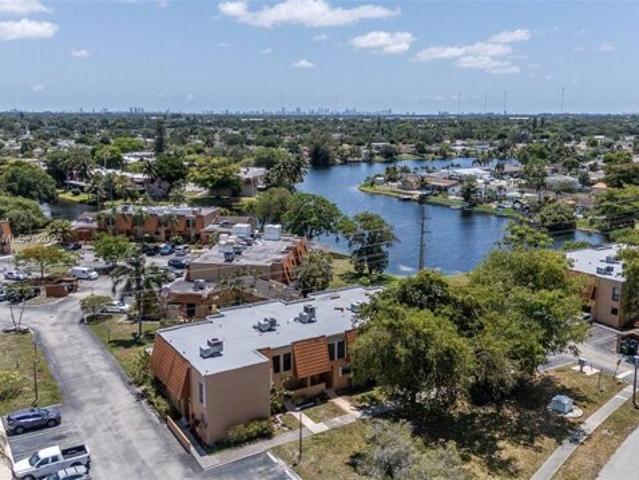 Condo for sale in Pembroke Pines Condo for sale in Pembroke Pines