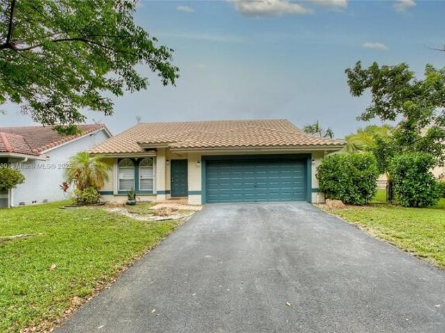 House for sale in Coral Springs