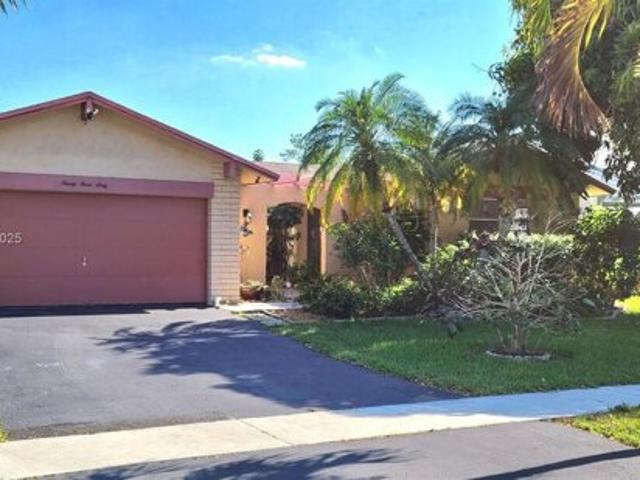 House for sale in Sunrise