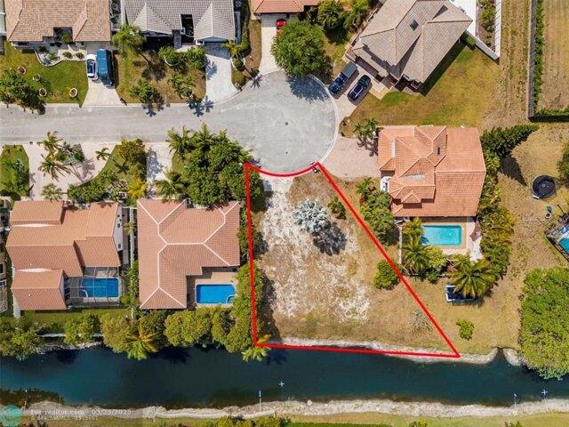 Land for sale in Coral Springs Land for sale in Coral Springs