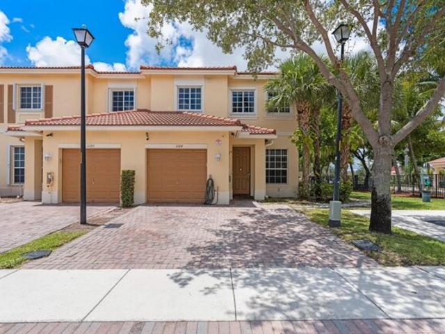 House for sale in Oakland Park
