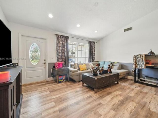 House for sale in Sunrise House for sale in Sunrise