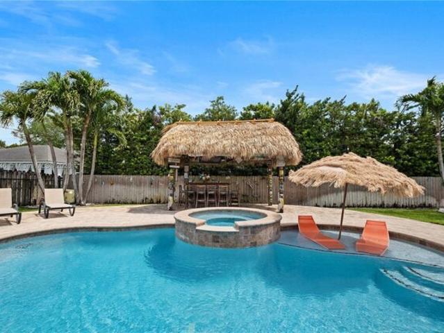 House for sale in Sunrise