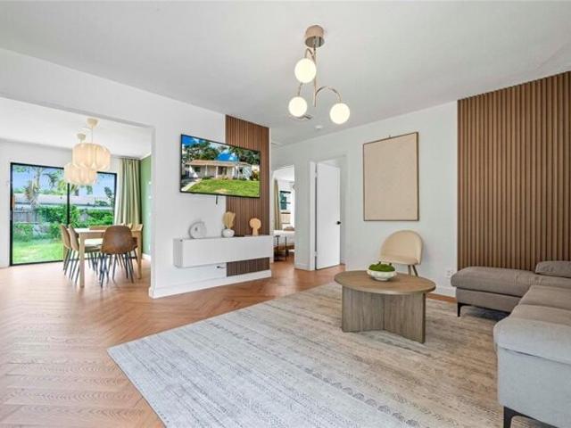 House for sale in Oakland Park