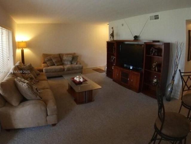 Condo for sale in Oakland Park