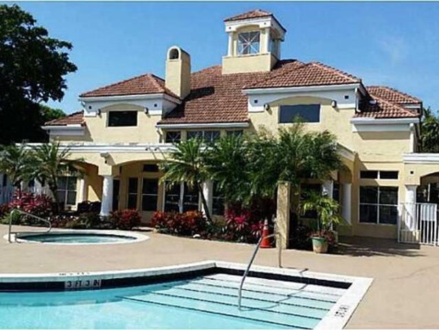 Condo for sale in Oakland Park