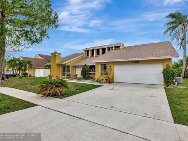 House for sale in Lauderhill
