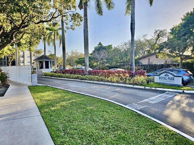 Condo for sale in Oakland Park