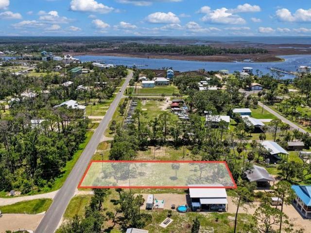 Land for sale in Steinhatchee, Florida