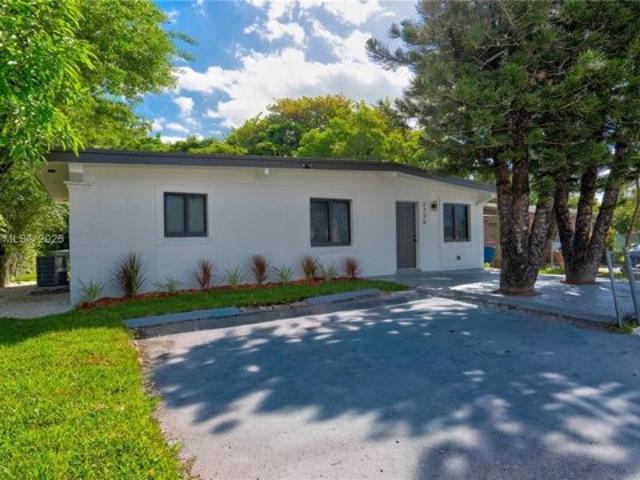 House for sale in Oakland Park, Florida