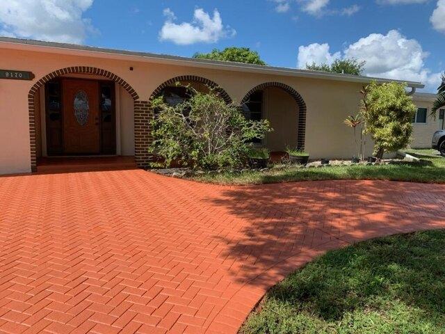 House for sale in Sunrise