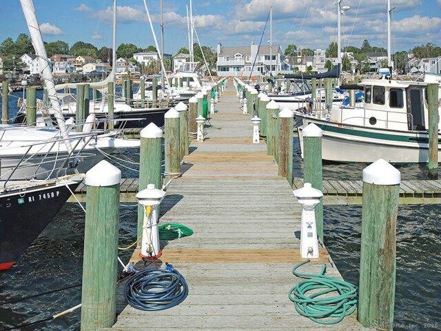 Condo for sale in Stonington, Stonington