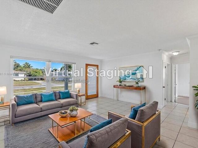 House for sale in Dania
