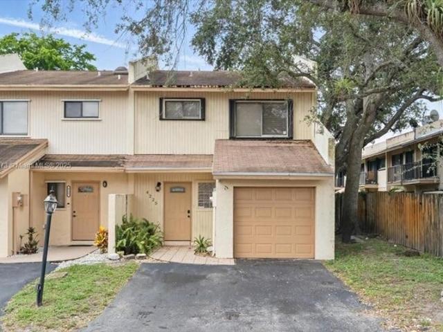House for sale in Davie