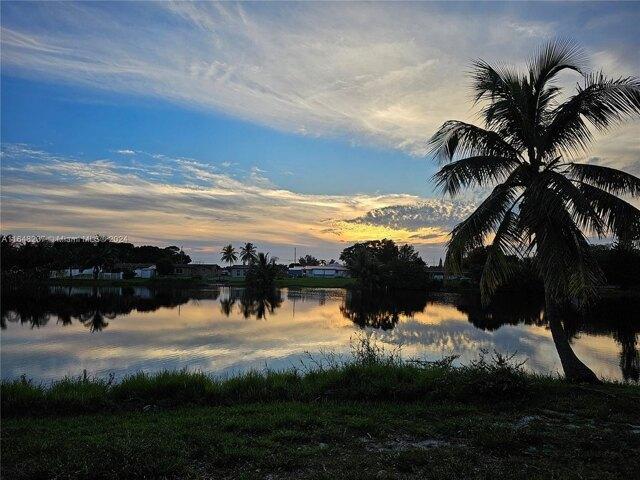 House for sale in Oakland Park