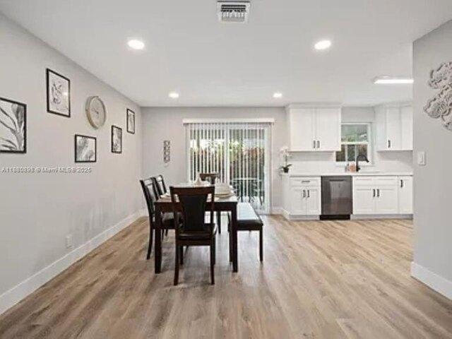 House for sale in Oakland Park, Florida