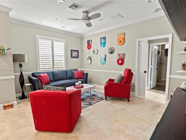 House for sale in Sunrise