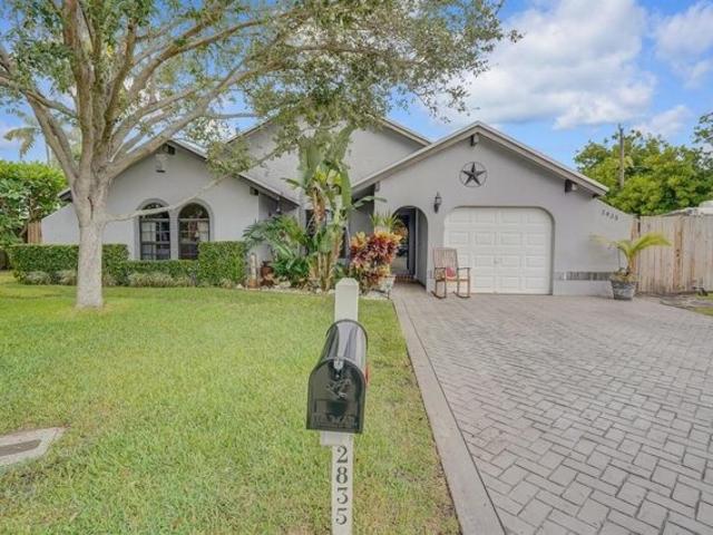 House for sale in Sunrise House for sale in Sunrise