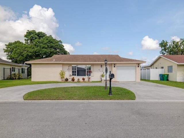 House for sale in Tamarac