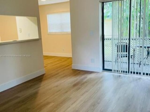 Condo for sale in Sunrise Condo for sale in Sunrise