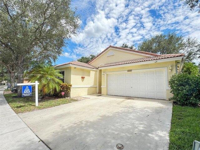 House for sale in Coconut Creek
