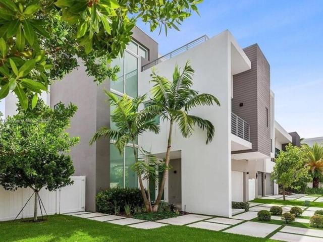 House for sale in Doral