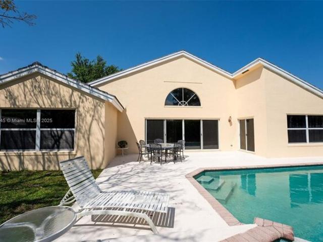 House for sale in Sunrise