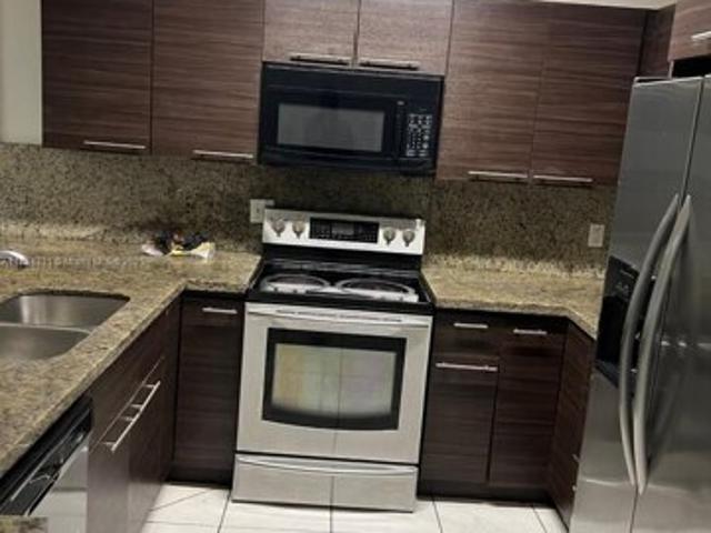 House for sale in Sunrise