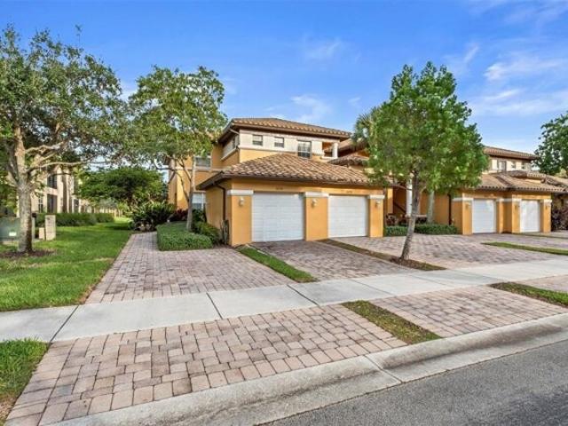 Condo for sale in Parkland, Florida