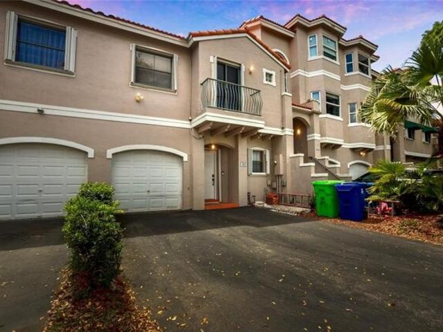 House for sale in Sunrise