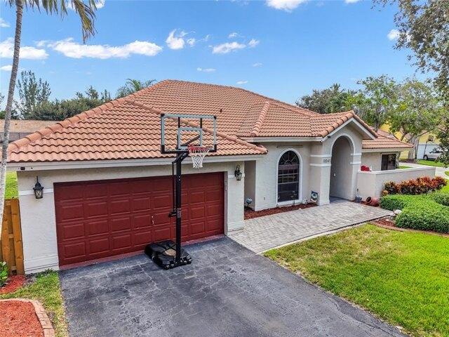 House for sale in Plantation House for sale in Plantation