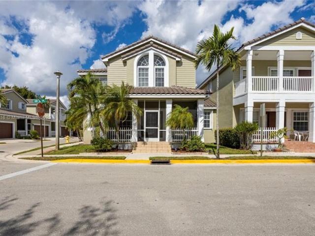 House for sale in Coral Springs