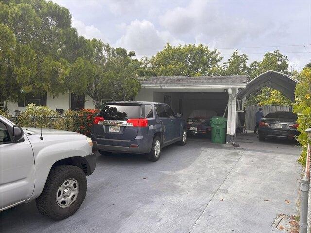 House for sale in Lauderhill