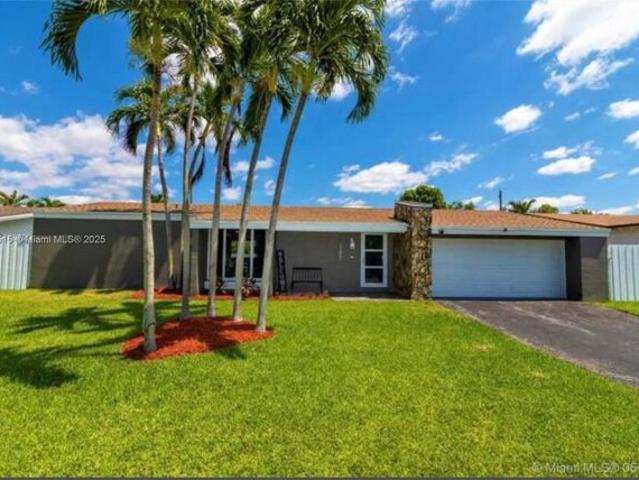 House for sale in Sunrise