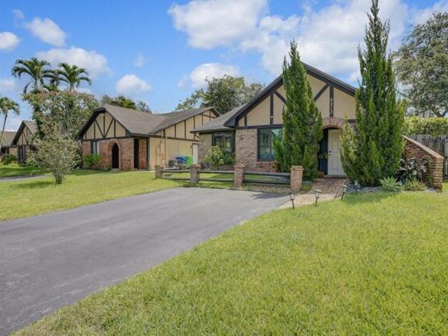House for sale in Sunrise