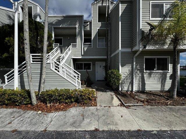 Condo for sale in Oakland Park