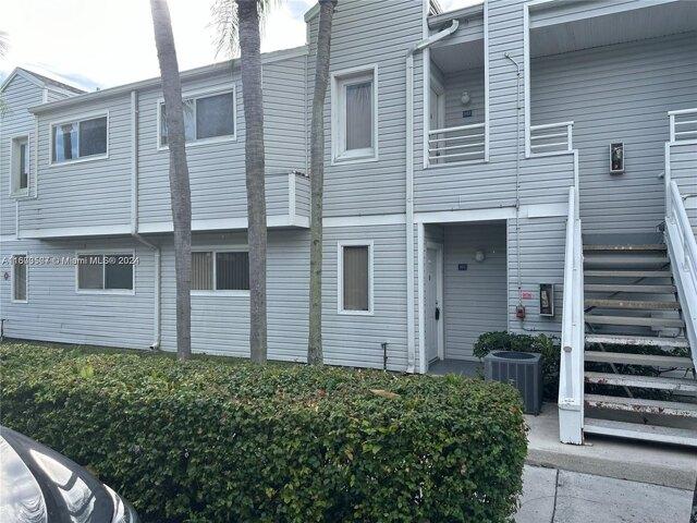 Condo for sale in Oakland Park