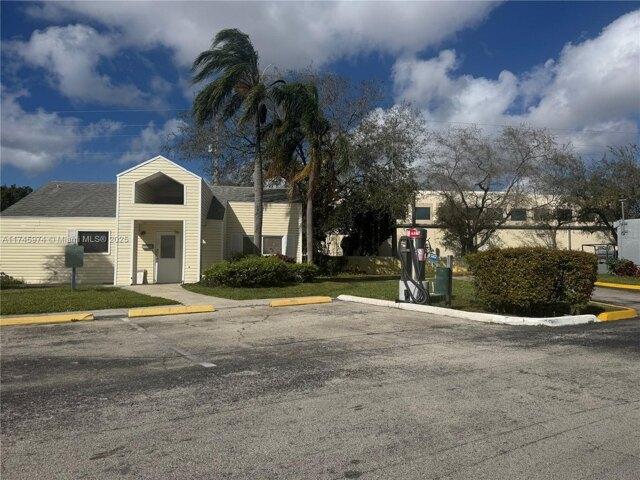Condo for sale in Oakland Park