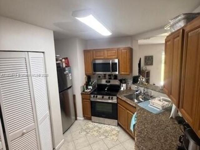 Condo for sale in Oakland Park