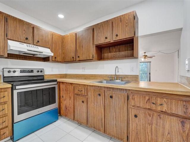 Condo for sale in Plantation