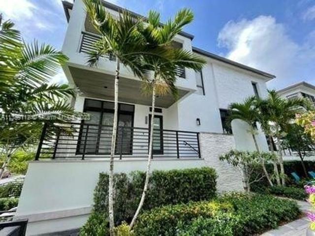 House for sale in Doral